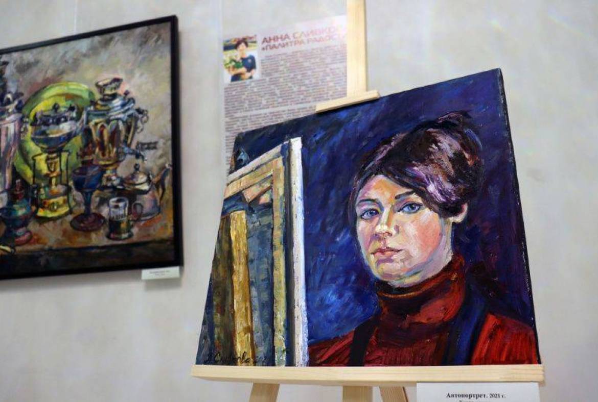 В Главном здании Музея им. С.Д. Эрьзи открылась персональная выставка Анны Сливковой «Палитра радости»