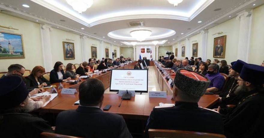 Глава Мордовии провел заседание общественного совета по развитию православной культуры