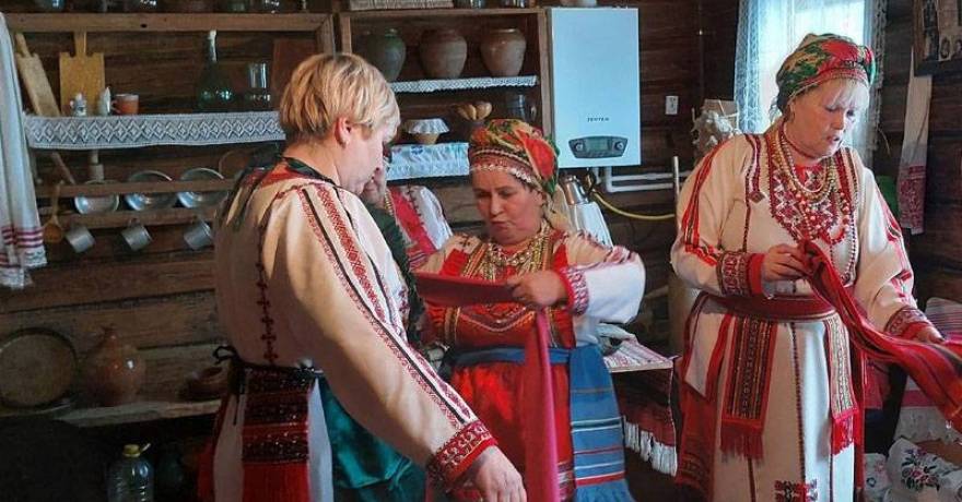 «Увидеть старинную утварь и послушать легенды»: В Мордовии детей знакомят с историей мордовского быта