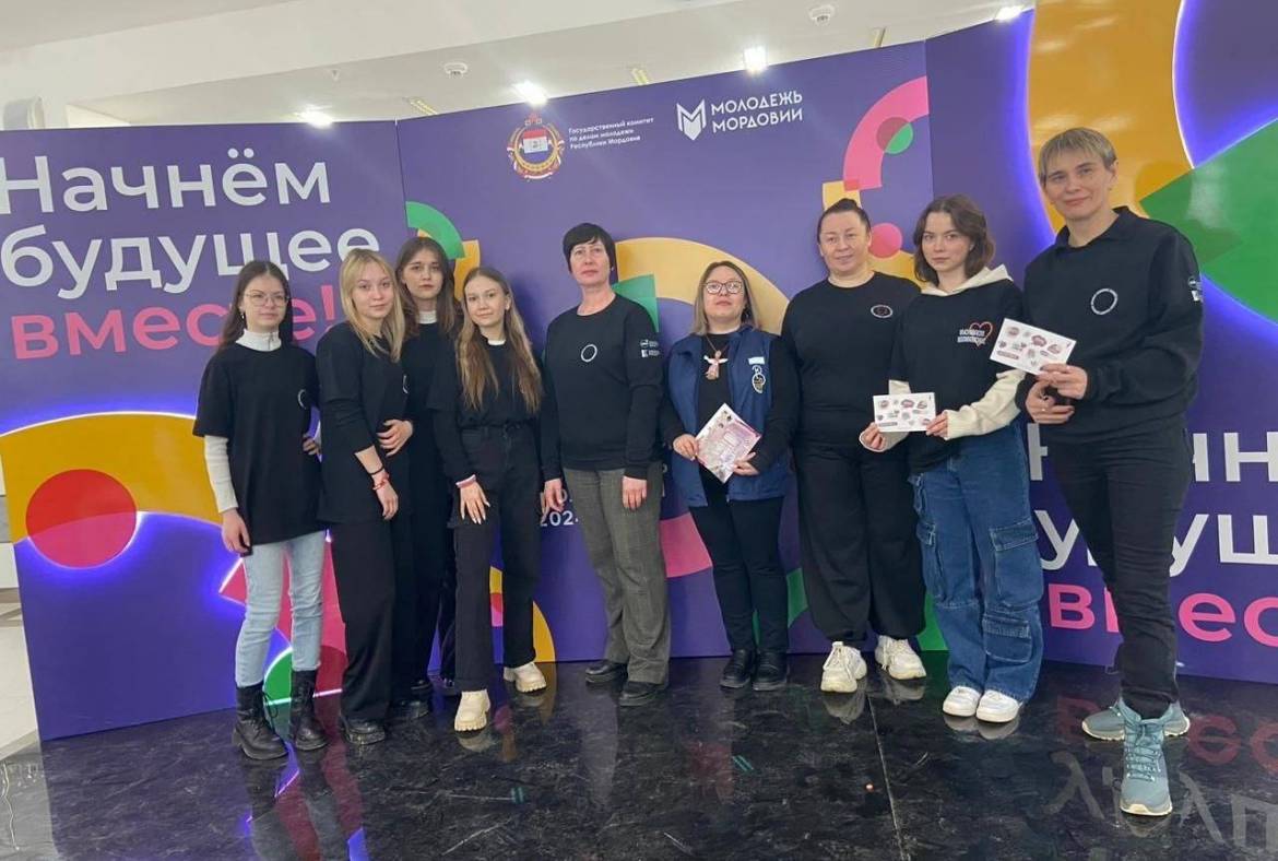 Волонтёры культуры Мордовии познакомили участников Всемирного Фестиваля Молодежи-2024 с традициями мордовского народа