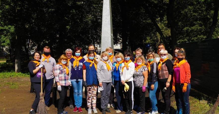 Волонтеры культуры Рузаевского района  провели работы по благоустройству памятника, установленного в честь революционных событий 1905 г.
