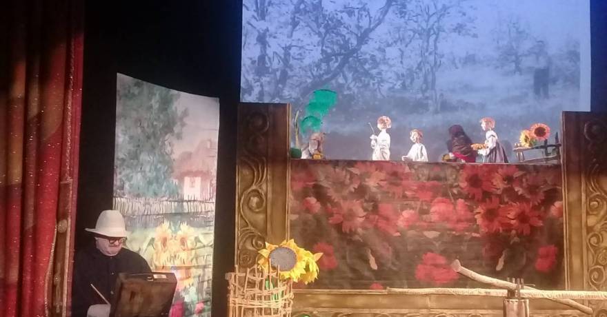 Театр кукол представил уникальный спектакль, посвященный 150-летию со дня рождения живописца Федота Сычкова