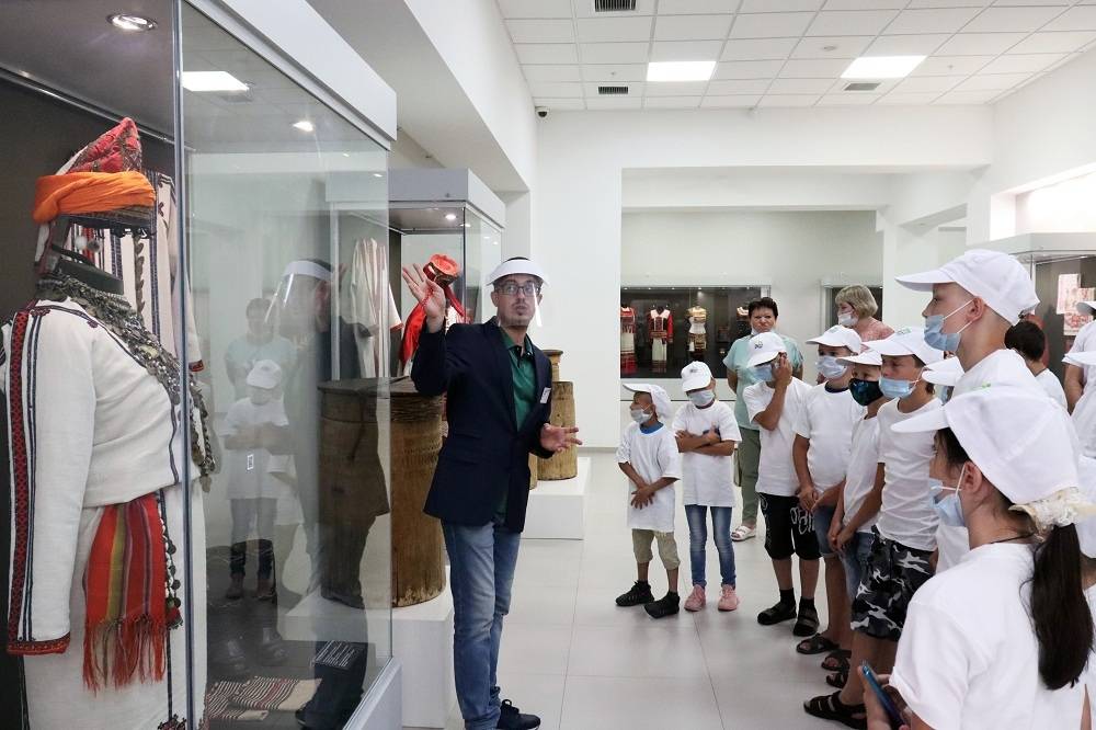 40 ребят из Краснослободского района познакомились с собранием произведений Музея Эрьзи