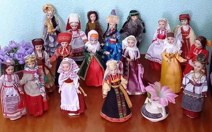 «Библионочь-2022» в Саранске: уникальная коллекция фарфоровых кукол в этнических нарядах