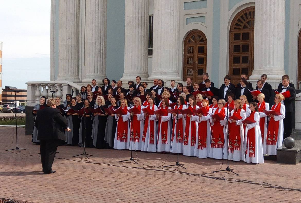 У Кафедрального собора святого праведного воина Феодора Ушакова состоялся концерт, посвященный Дню славянской письменности и культуры