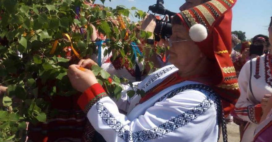 Участники этноэкспедиции «Волга – река мира» отпраздновали Троицу в самарском парке дружбы