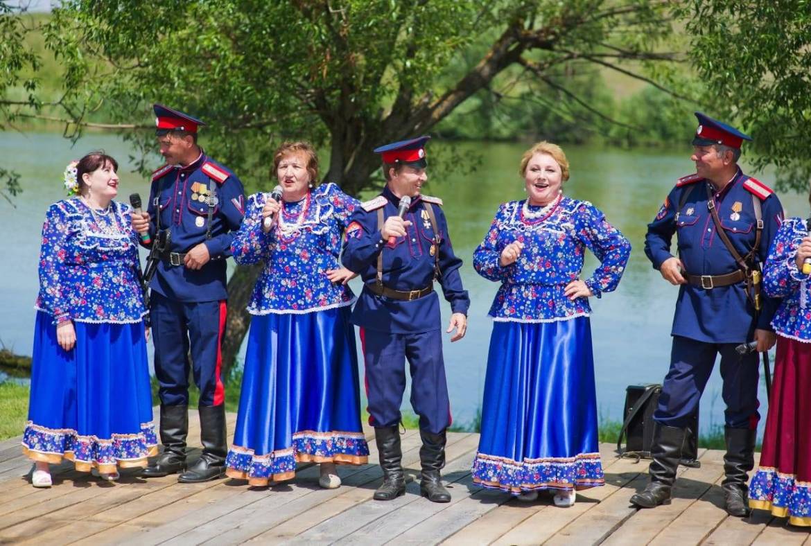 Вокальный ансамбль «Казачьи зори» принял участие в этнокультурном фестивале «Сурский Яръ»