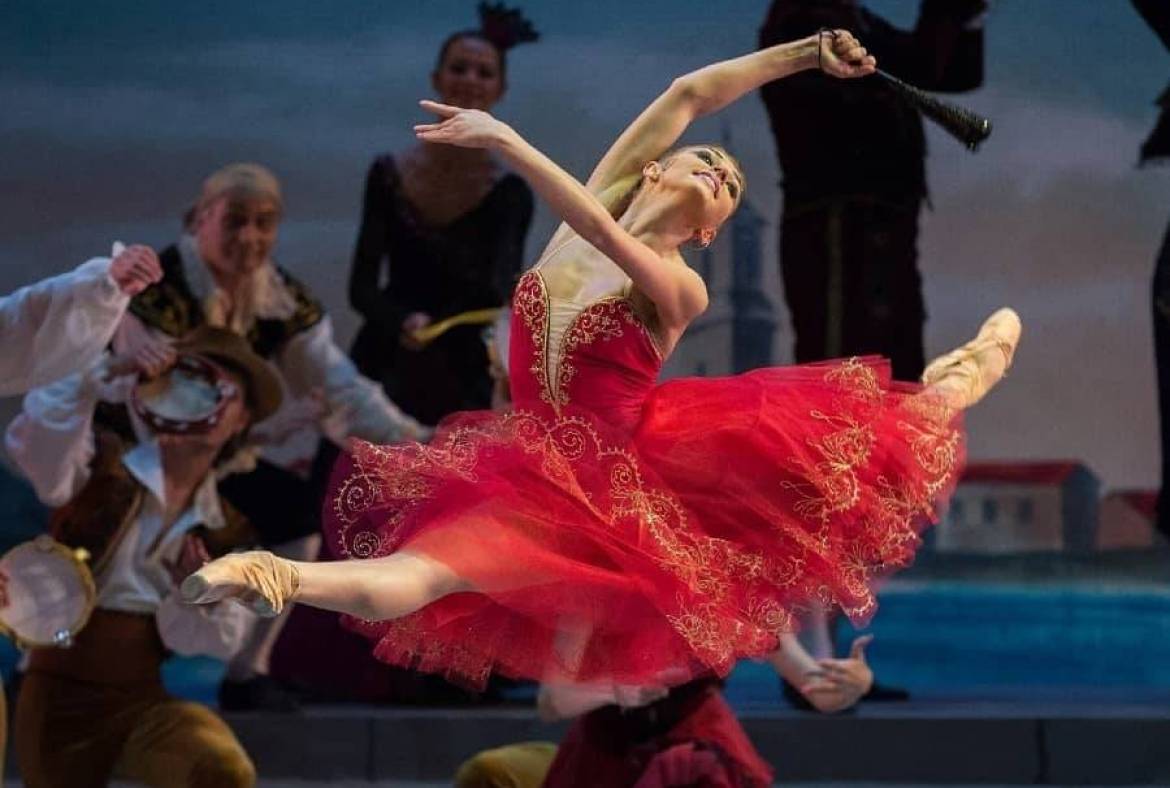 Звезда мирового балета Оксана Бондарева и солисты из Москвы выступят на сцене музыкального театра им. И.М. Яушева