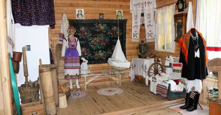 Торбеевская районная библиотека готовится к открытию этно-выставки «Нить связующая» при поддержке Президентского фонда культурных инициатив