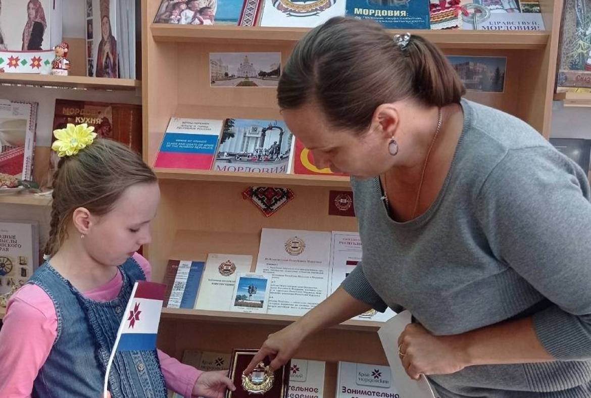 В Мордовской республиканской детской библиотеке открылась выставка «День Республики Мордовия»