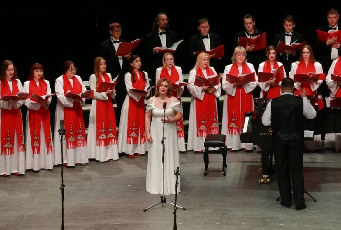 Государственный камерный хор Мордовии приглашает на  «Чарующий мир романса»