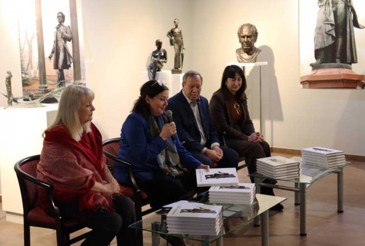 В Музее имени С.Д. Эрьзи состоялась презентация альбома-монографии «Скульптор Николай Филатов»