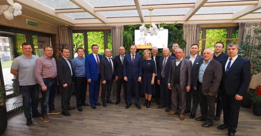 Глава Мордовии Артём Здунов встретился с представителями мордовского землячества в Крыму