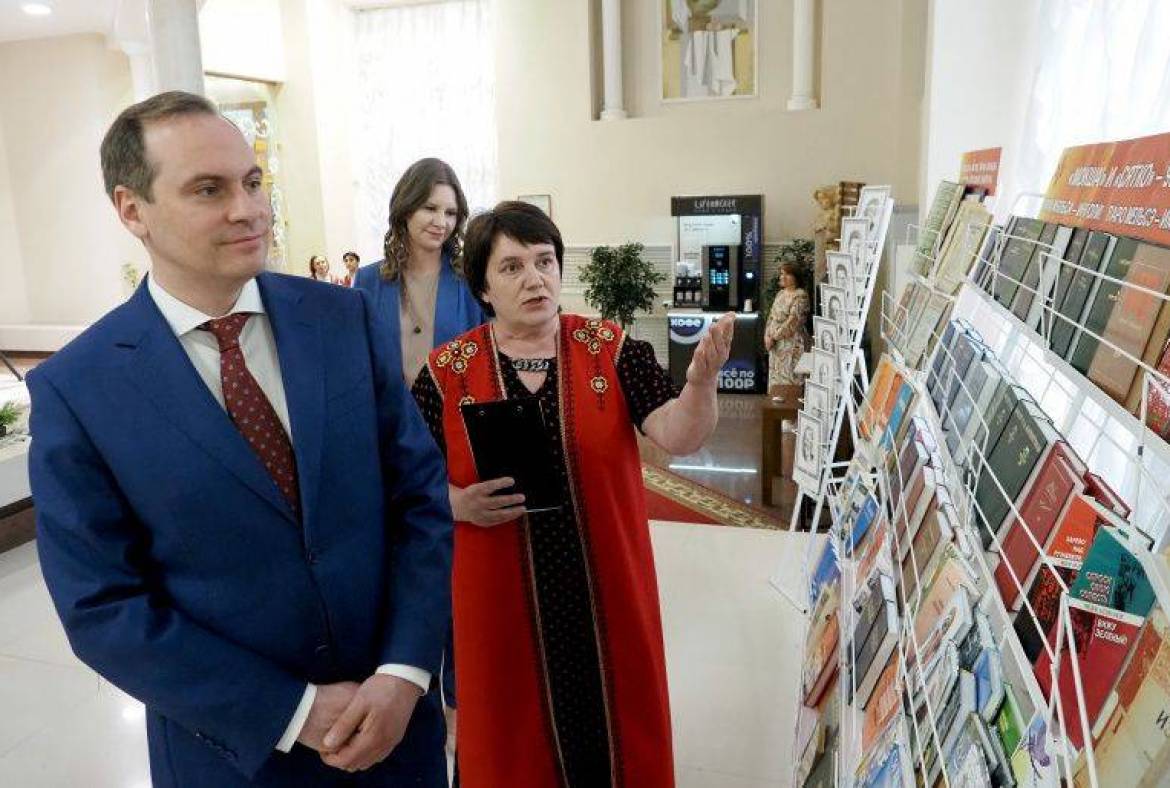 Глава Мордовии – о журналах «Мокша» и «Сятко»: «Это золотой фонд не только мордовской, но и российской литературы»