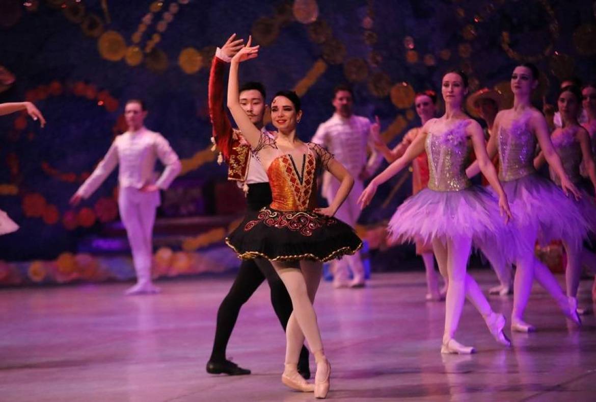 Музыкальный театр им И.М. Яушева приглашает на самый новогодний балет!