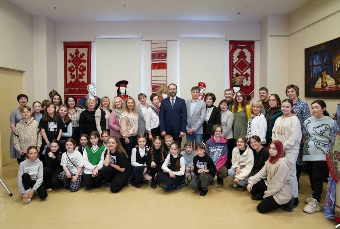 В Краеведческом музее Воронина  открылась выставка работ студентов Саранского художественного училища имени Ф.В. Сычкова.