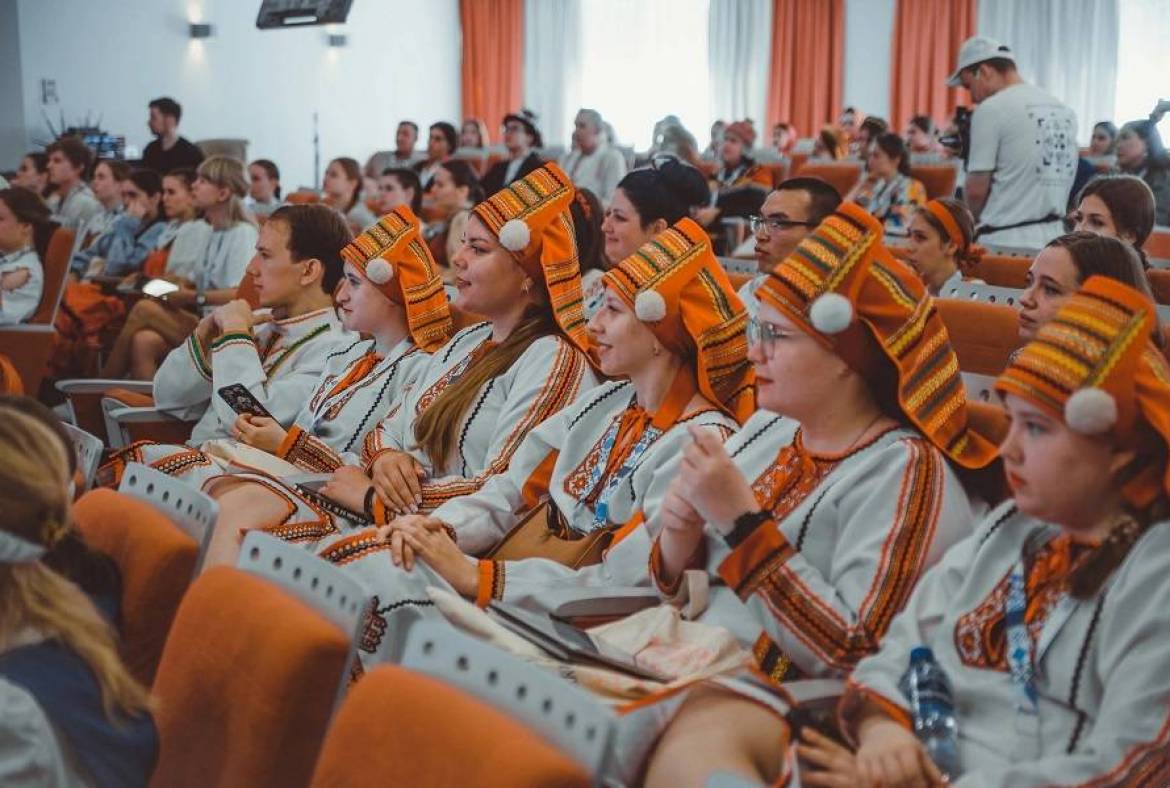 Участники из Мордовии представили республику на Всероссийском молодежном межнациональном лагере «Диалог культур»