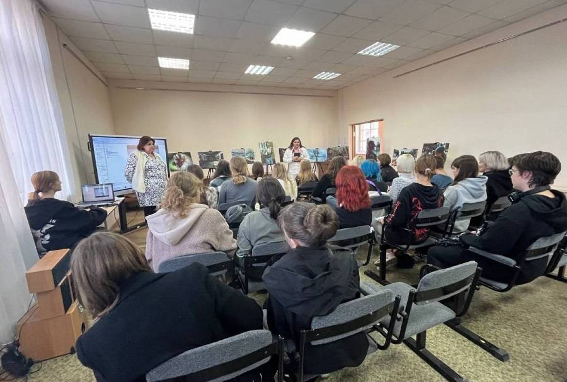 На базе Художественного училища им. Ф.В. Сычкова прошла презентация выставки «Беслан! В памяти навсегда…»