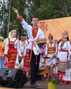 Национально-фольклорный праздник «Велень озкс»