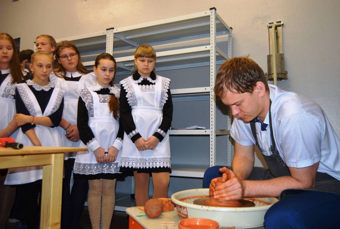 В Большеелховском сельском клубе Лямбирского района открылась гончарная мастерская