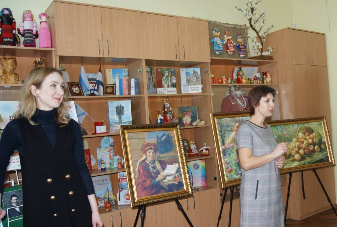 «Полноводье красок Федота Сычкова»: краеведческий вернисаж в детской библиотеке