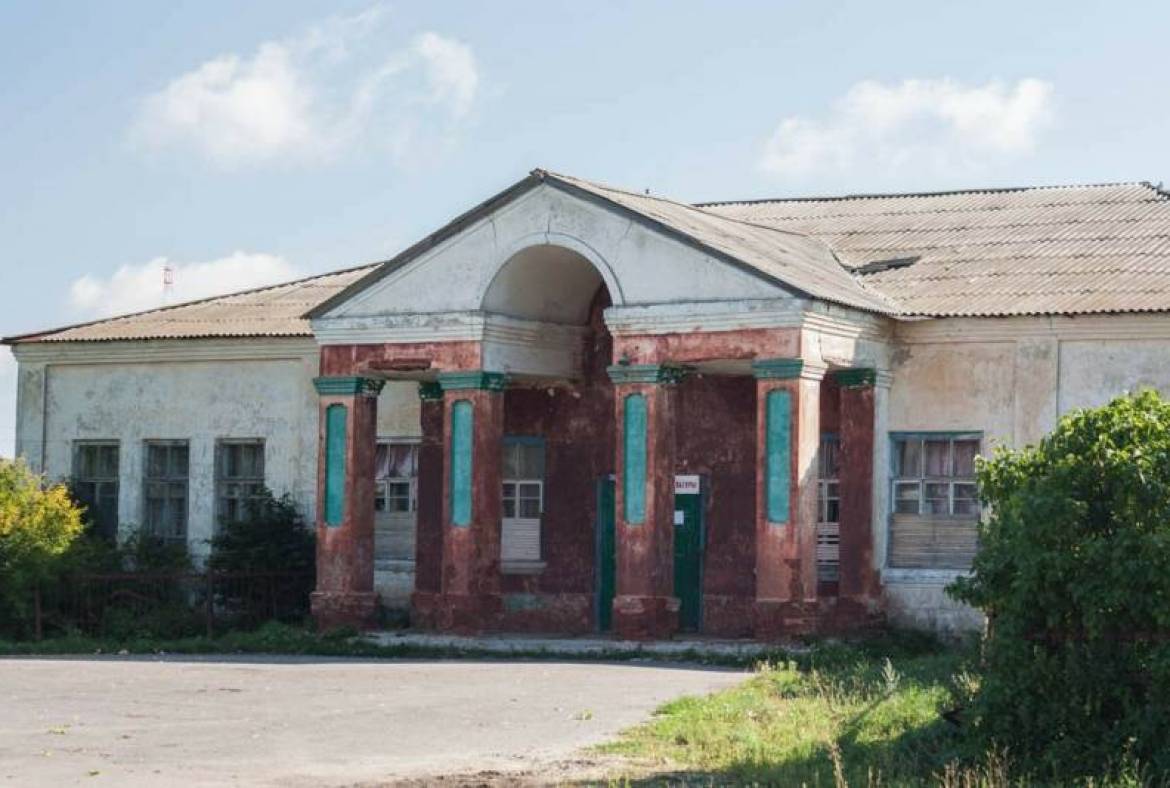 Большеберезниковский район: идет ремонт сельского клуба в Паракине