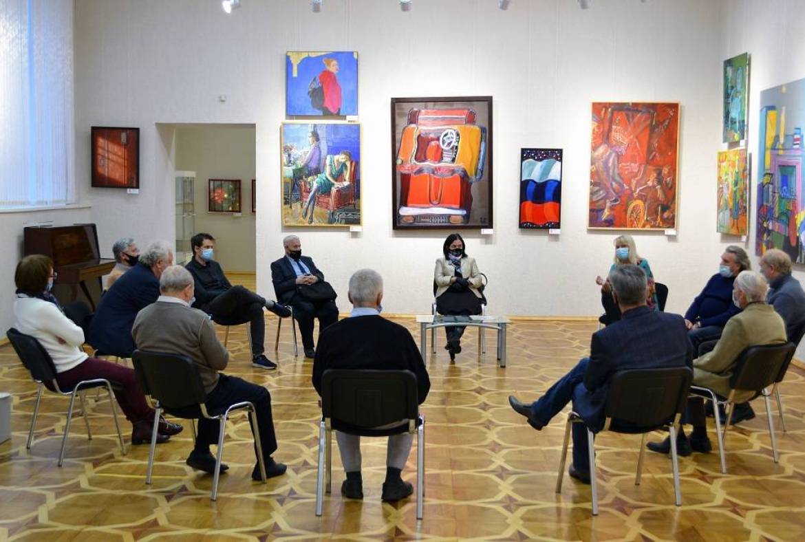 27 октября на экспозиции «Красные ворота / Против течения» состоялся Круглый стол по проблемам современного искусства