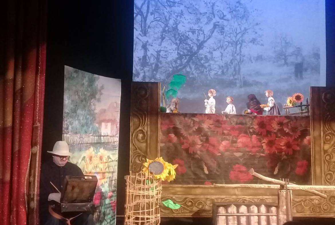 Театр кукол представил уникальный спектакль, посвященный 150-летию со дня рождения живописца Федота Сычкова