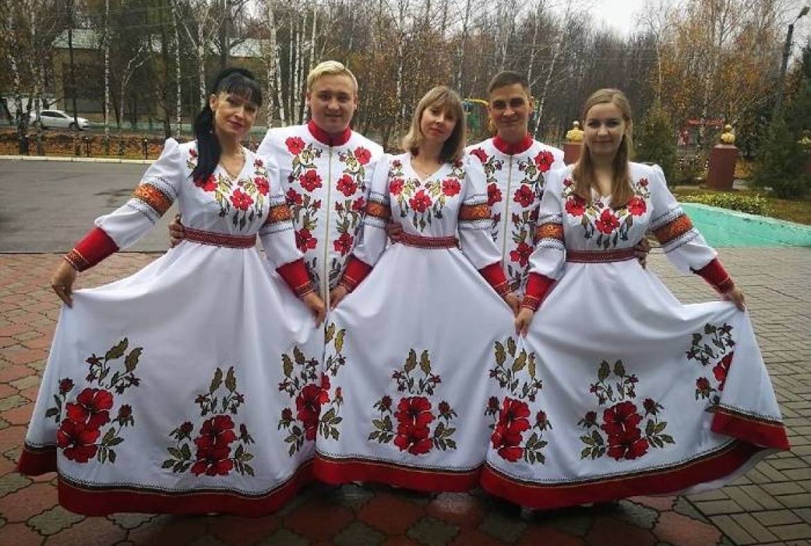 Творческий коллектив Центра культуры Ичалковского района получил новые сценические костюмы
