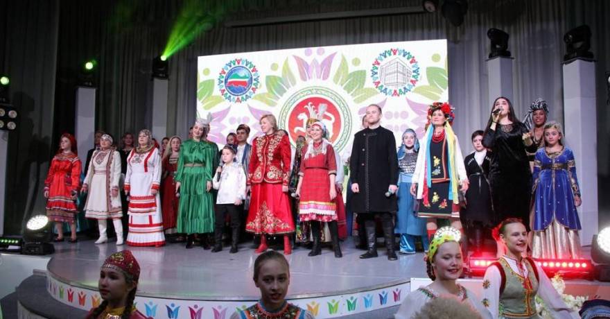 Открытие Года родных языков и народного единства в Казани с участием представителей мордовской автономии