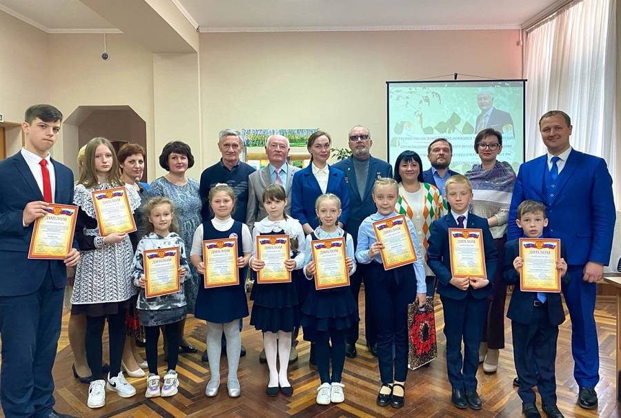 В Саранске завершился конкурс чтецов, посвященный 65-летию эрзянского поэта Геннадия Гребенцова