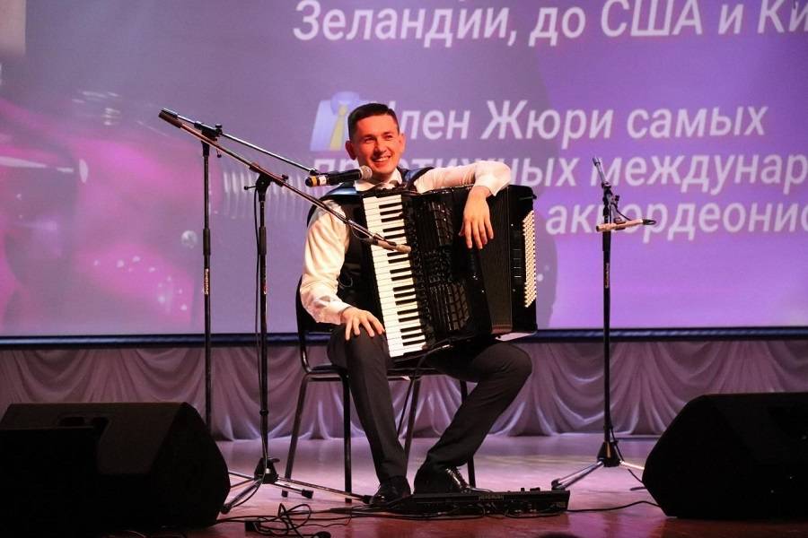 Концерт аккордеониста Александра Поелуева