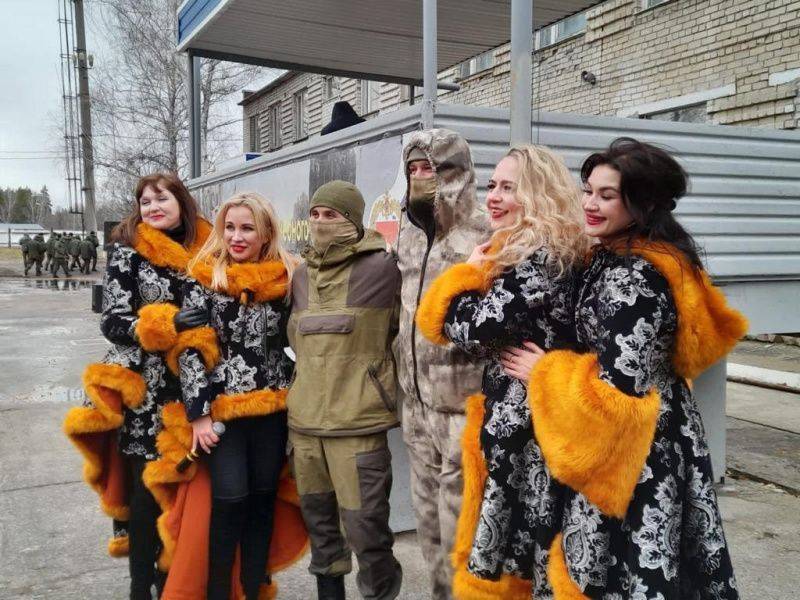Артисты из Мордовии выступили с концертом перед мобилизованными земляками