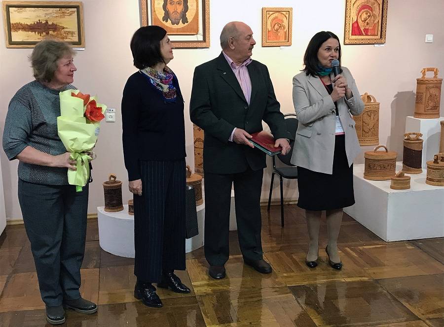 В Музее мордовской народной культуры открылась выставка Александра Занкина «Берёзовые ситцы»