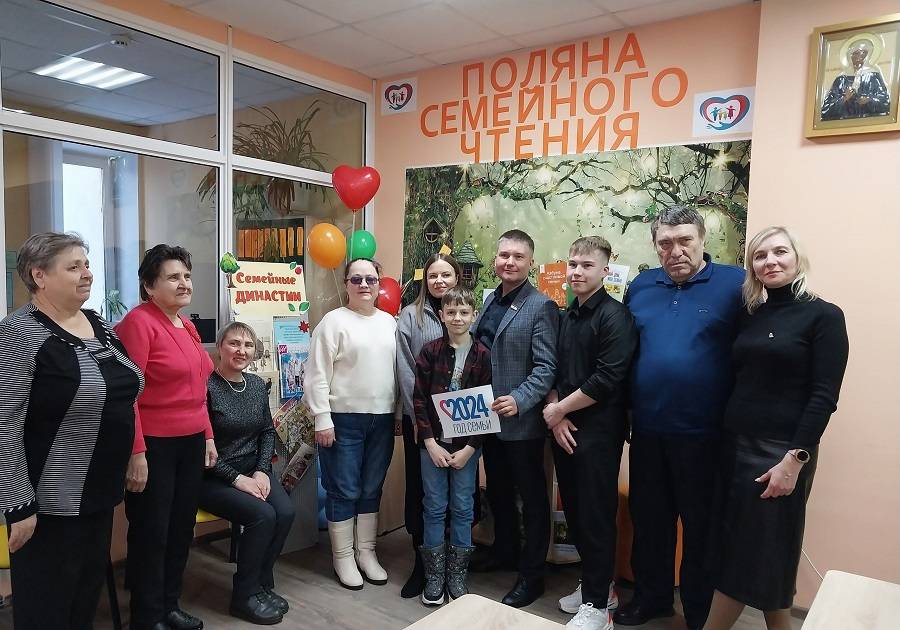 В Мордовской специальной библиотеке для слепых  прошла встреча со спортивной династией Захаровых