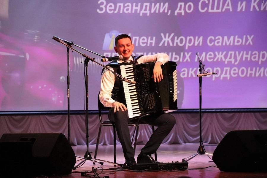 Концерт Александра Поелуева «Диалог аккордеона с оркестром»