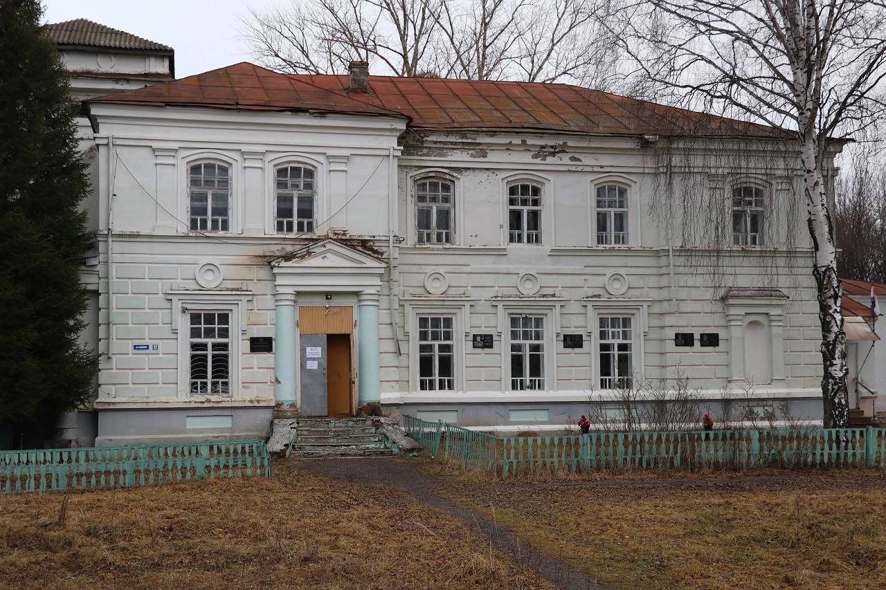 «Памятник архитектуры XIX в., бывшее имение Кулунчаковых»